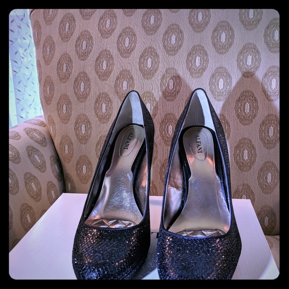 Black alfani pumps